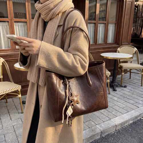 专柜品牌高级感大包包女2026新款秋冬复古时尚质感单肩包美拉德通