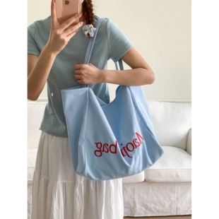 专柜品牌晴空浅蓝简约松弛感字母托特包女大学生早八通勤出游野餐