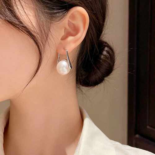 专柜品牌小众时尚简约金属珍珠耳扣女气质个性独特设计感轻奢百搭