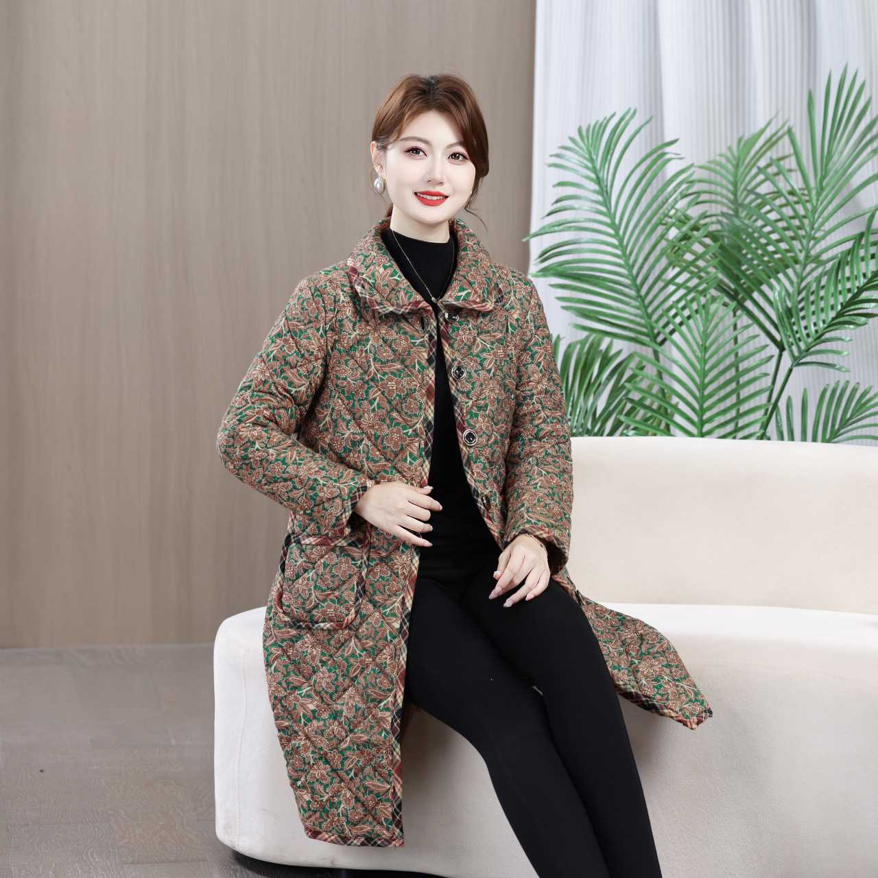 专柜品牌中老年女装加厚加绒保暖棉袄翻领碎花外套冬季棉袄长款宽