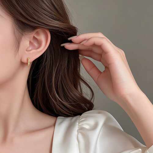 专柜品牌金色碎银子圈圈小耳环女2026新款轻奢气质高级感耳扣精致