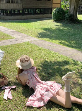 大摆碎花系带挂脖连衣裙短裙女夏