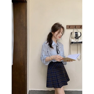 两件套慵懒松弛感七分袖条纹衬衫女早秋新款复古港风百褶短裙套装