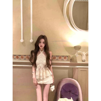 蕾丝拼接挂脖上衣半身短裙套装女