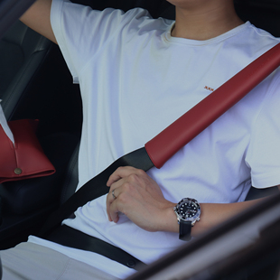 质然DESIGN高档波尔多红皮革安全带护肩套火山红保时捷加长版 车载