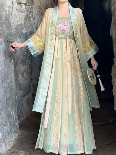 2023珍珠雪纺绣花渐变汉服新款