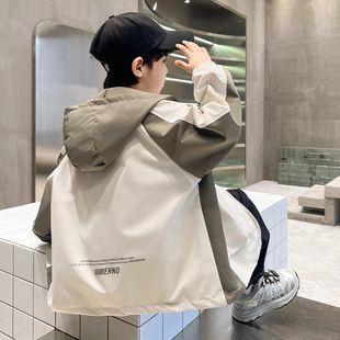 男童春装外套2025新款儿童春秋洋气冲锋衣男孩春秋款风衣连帽衣服