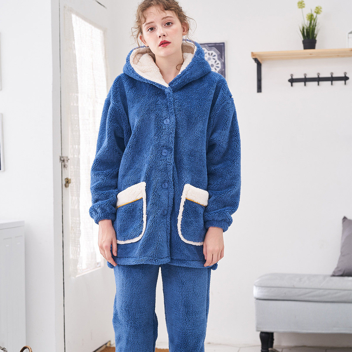 秋鹿情侣睡衣女专柜正品特价秋冬字母法兰绒连帽加厚珊瑚绒家居服