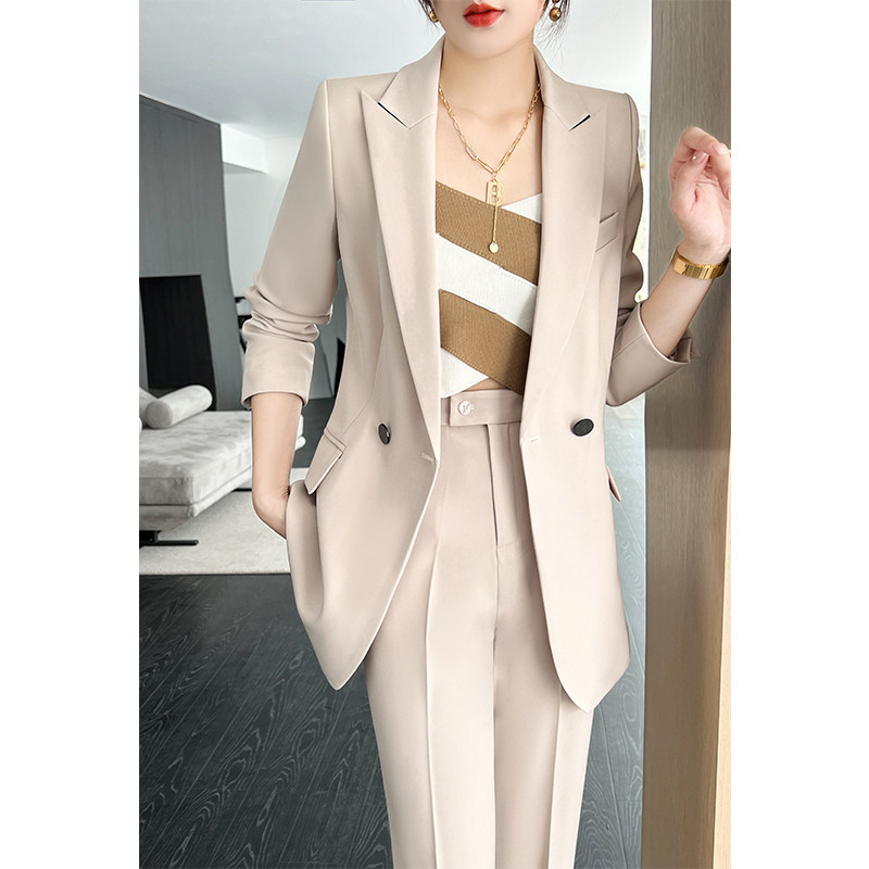 高端职业杏色西装套装女秋职业休闲西服气质大牌高级感穿搭两件套