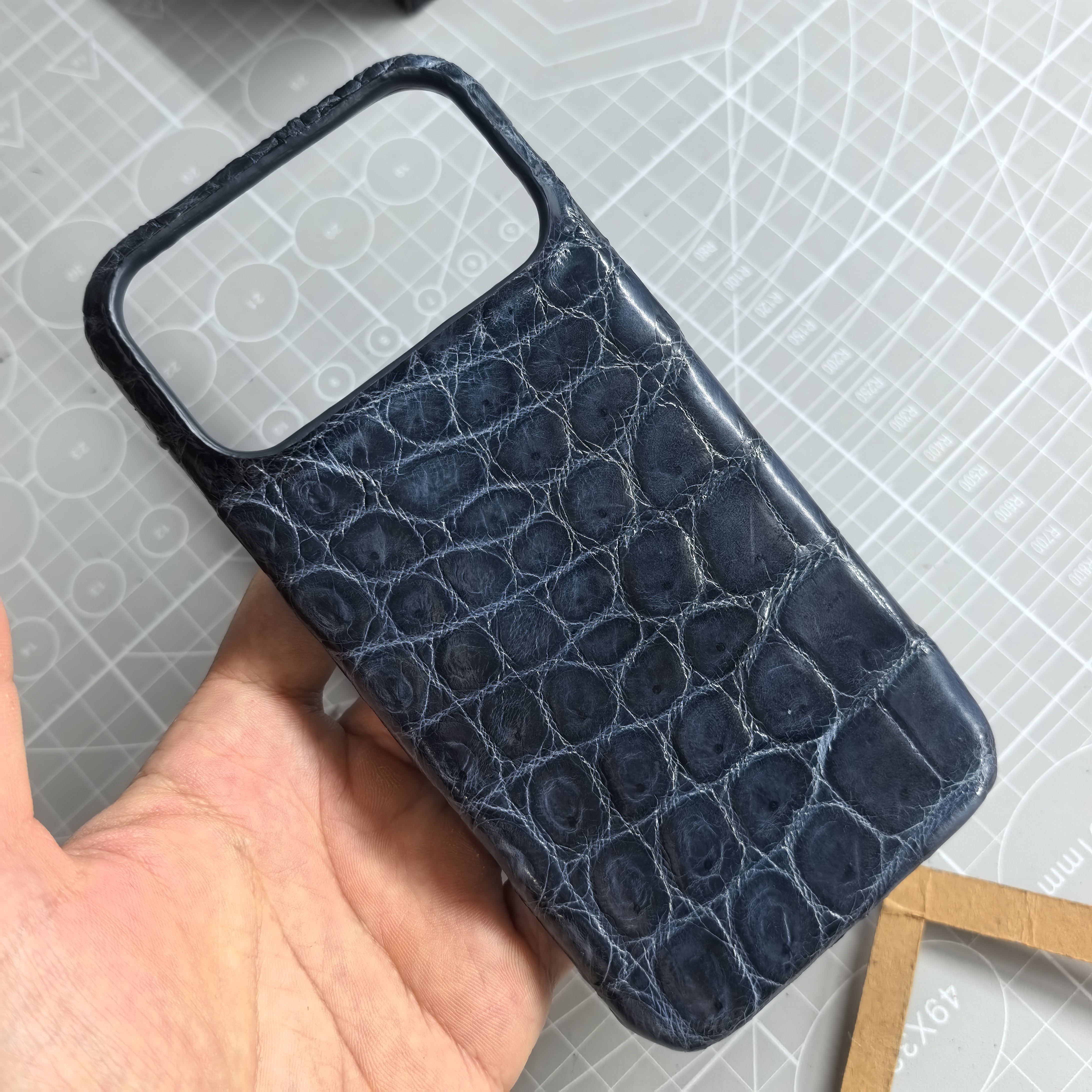 MeiP适用于苹果/Apple奢华定制手机壳IPhone17PROMAX鳄鱼肚皮手工小众定制奢华IPHONE17AIR