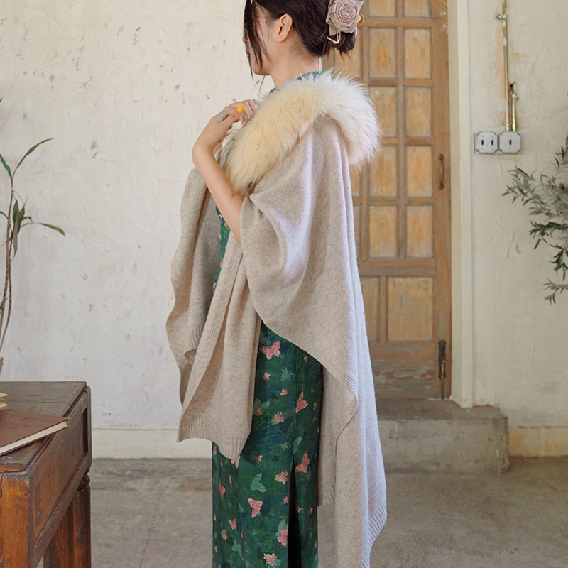 100羊毛法式复古毛领宽松长披肩