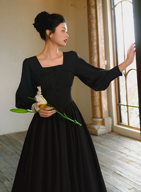 弥爱原创《缪斯》法式复古赫本高腰大摆连衣裙方领显瘦小黑裙新款