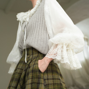 娃娃领提花白衬衫 弥爱原创 复古宫廷灯笼袖 法式 针织马甲秋 甜颂