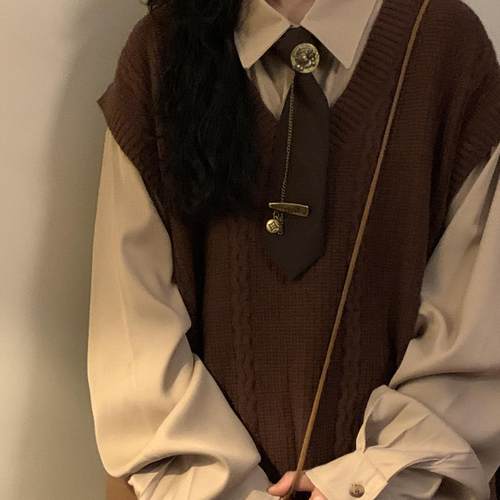 NAGA自制美式学院风两件套叠穿衬衫无袖针织衫V领马甲背心毛衣女