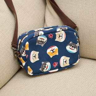 帆布印花小斜挎手机包女2024新款大容量斜跨小背包有隔层拉链款