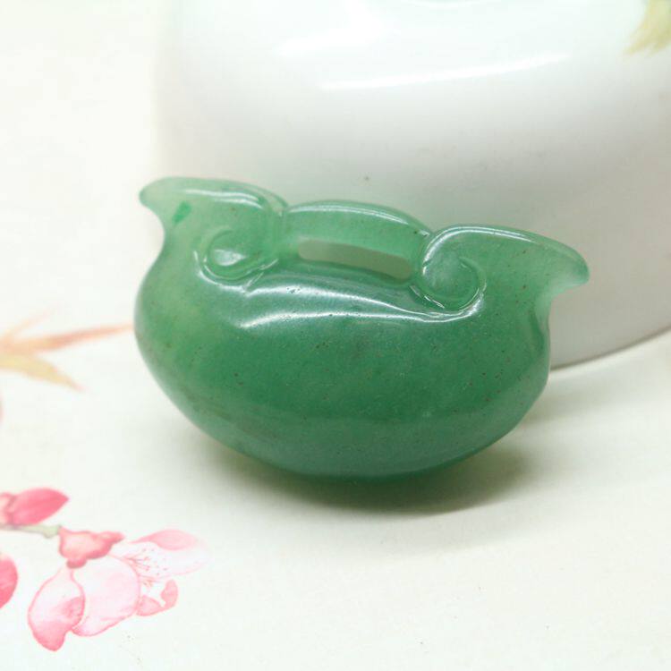 绿色东陵玉翡翠色如意平安锁吊坠钱袋子造型玉坠毛衣链饰品送女友