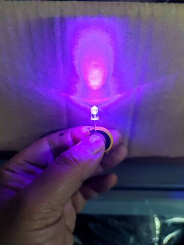 LED紫罗兰高亮灯珠5MM透明高亮圆头发光二极管F5小功率直插3V20MA