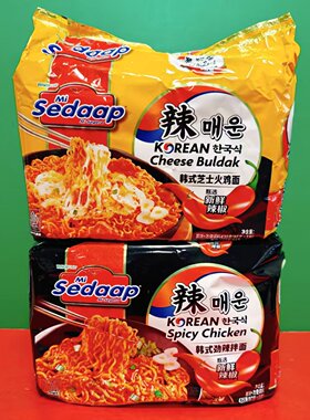 临期特价印尼进口辉英喜达韩式劲辣拌面芝士火鸡面430g袋装方便面