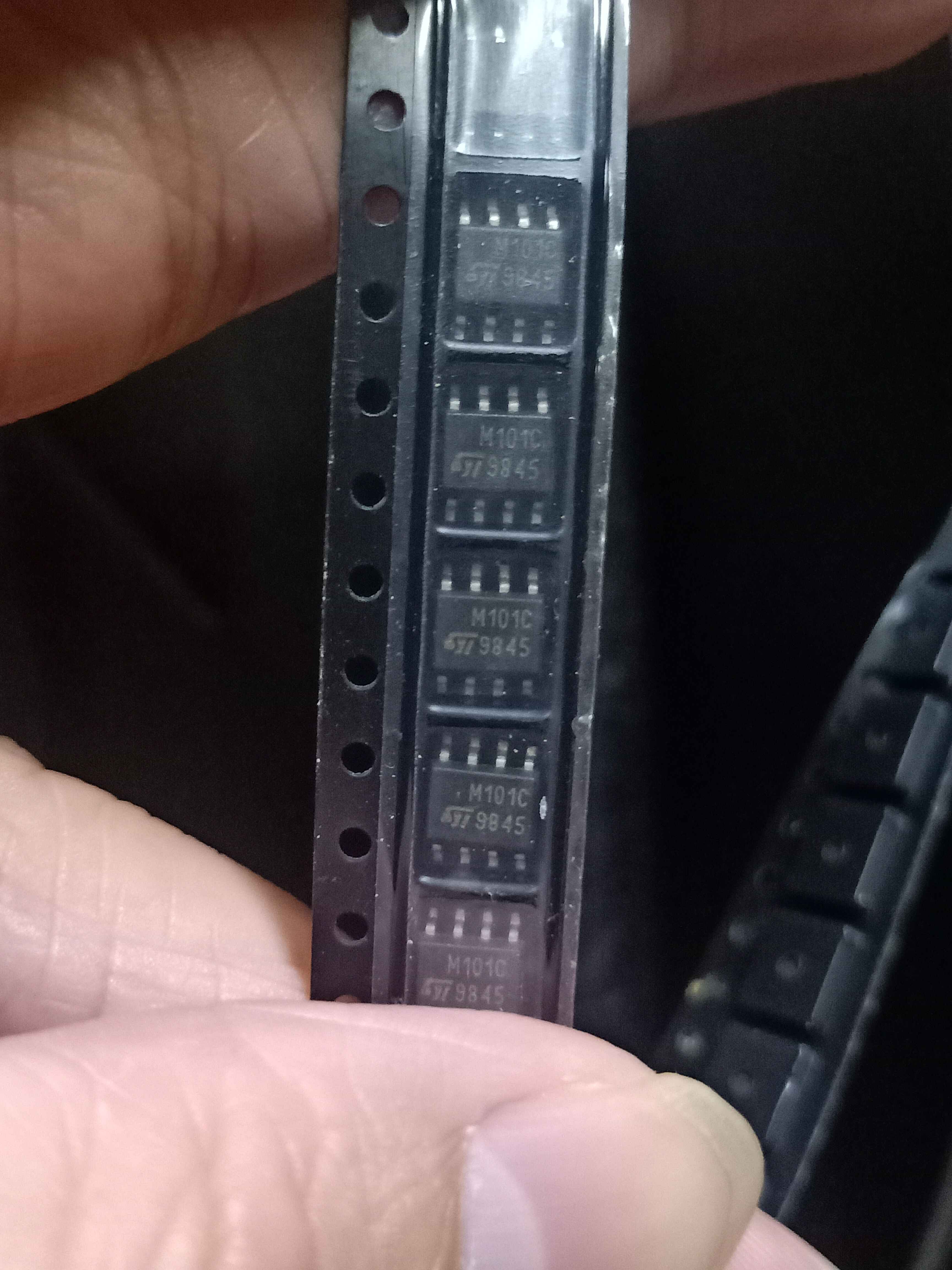 ST全新原装 M101C M101 现货 SOP-8 低消耗电压 电流控制器转换器