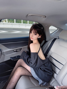 Eva君君酱设计感慵懒风小众宽松大露背针织毛衣女显纸片人上衣韩