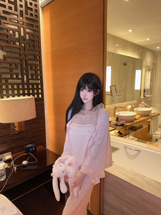 Eva君君酱法式公主网纱花边露背挂脖背心长裤外套冰丝睡衣三件套