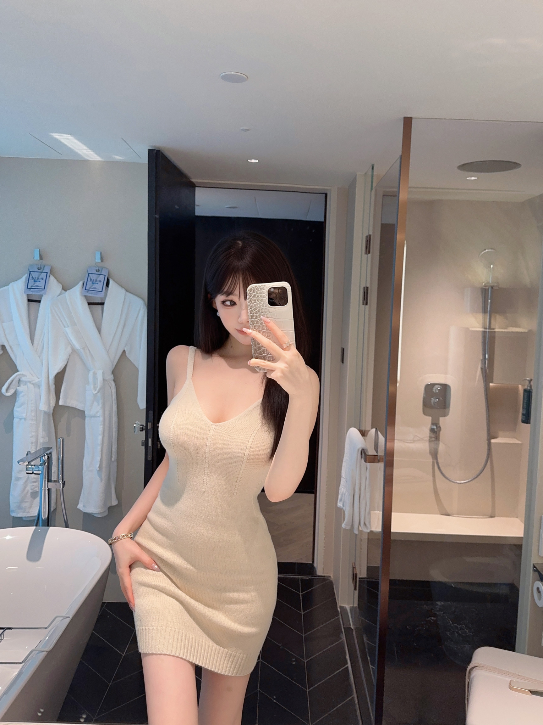 Eva君君酱纯欲性感v领针织羊绒吊带包臀连衣裙女修身显瘦短裙女韩