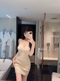 Eva君君酱纯欲性感v领针织羊绒吊带包臀连衣裙女修身显瘦短裙女韩