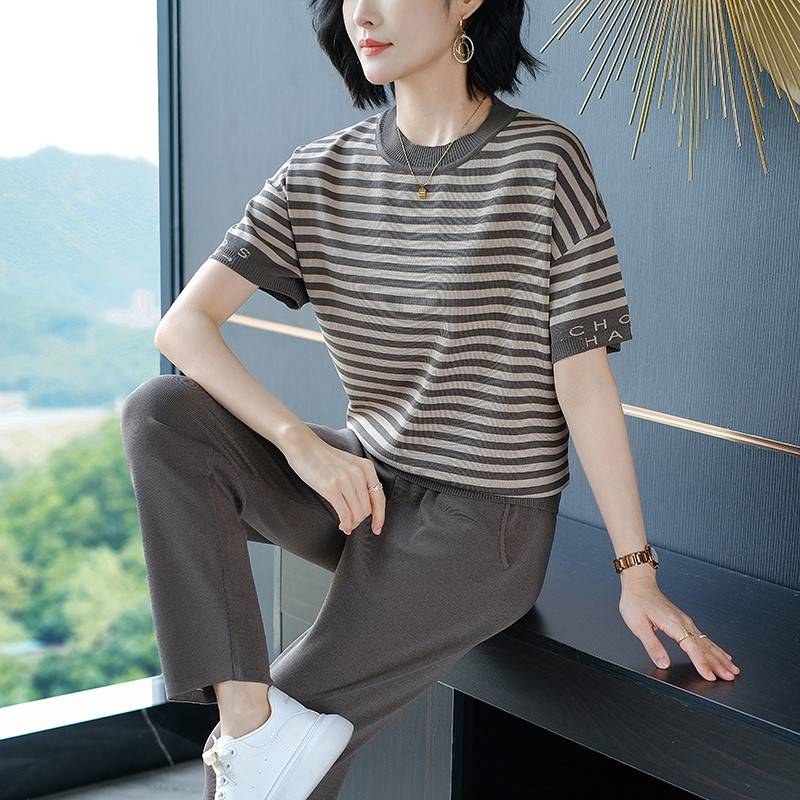 洋气减龄运动套装女夏季2025新款短袖T恤休闲时尚中年妈妈两件套