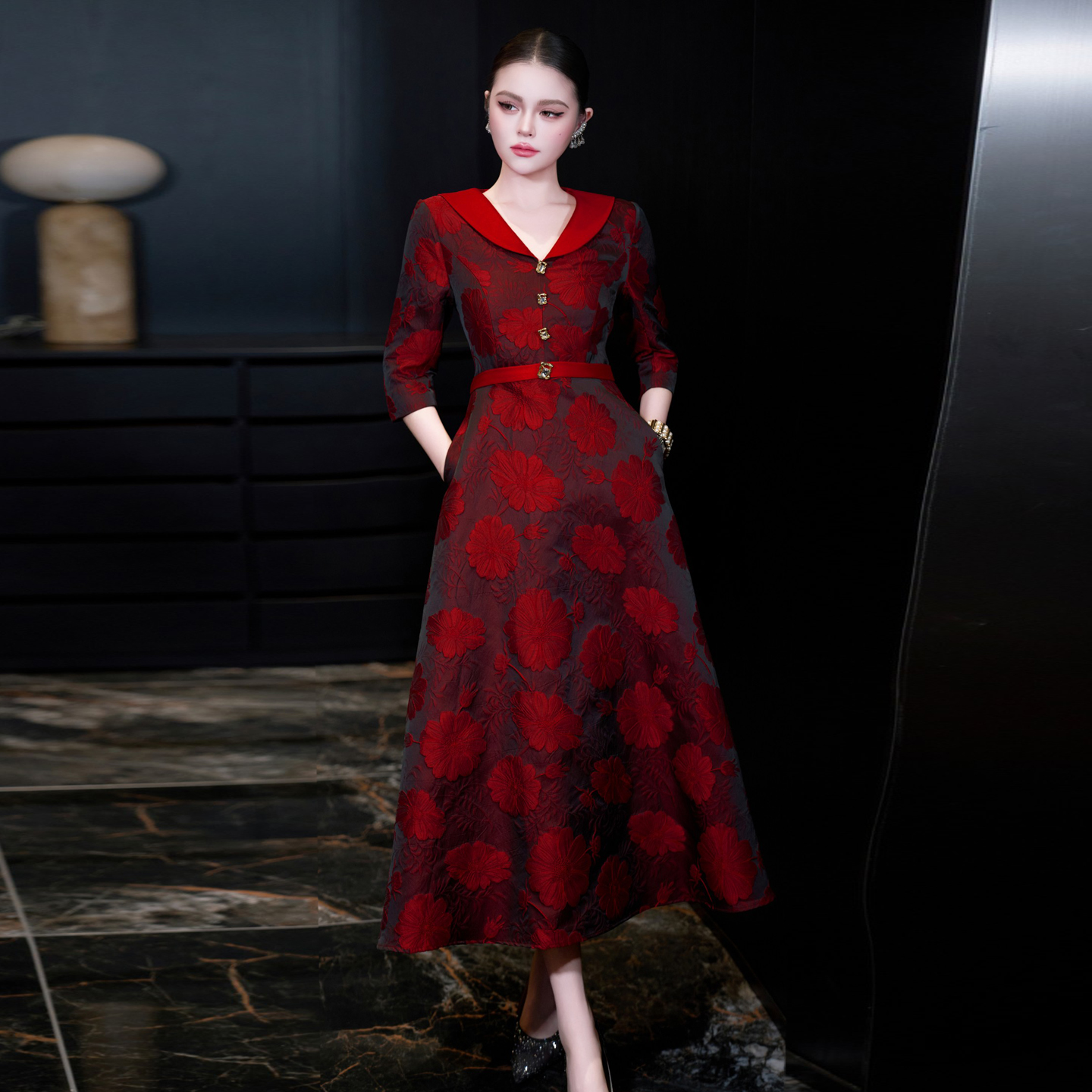 国风酒红色提花大摆连衣裙七分袖翻领收腰长裙高级感气质小礼服