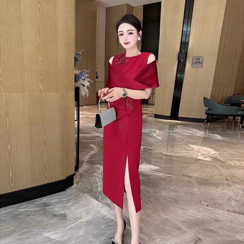 高端年轻妈妈丈母娘礼服酒红色