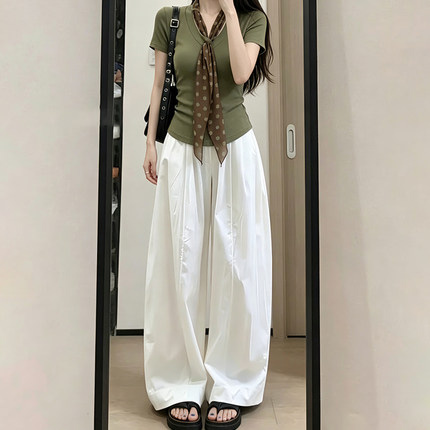 2026超火的夏装一整套女小个子绿色V领系带短袖T恤高腰显瘦阔腿裤