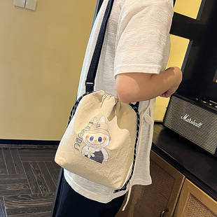 日系拉布布水桶包轻便外出可爱束口手机包百搭单肩包labubu斜挎包
