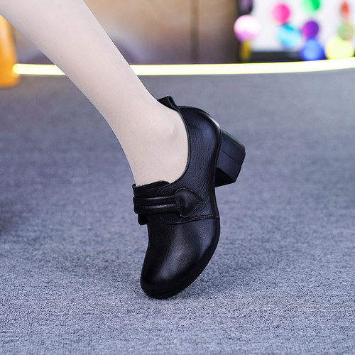 真皮软底粗跟复古单鞋