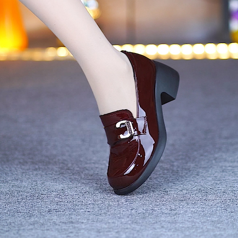 真皮粗跟单鞋女春季新款纯牛皮一体跟漆皮压花软底软面深口单鞋,女鞋,深口单鞋,淘宝优惠券,粉丝福利购,淘宝优惠卷