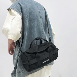 男士潮牌轻便水桶包横款学生运动斜挎包多用休闲帆布手提单肩包女