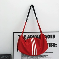 Три красных