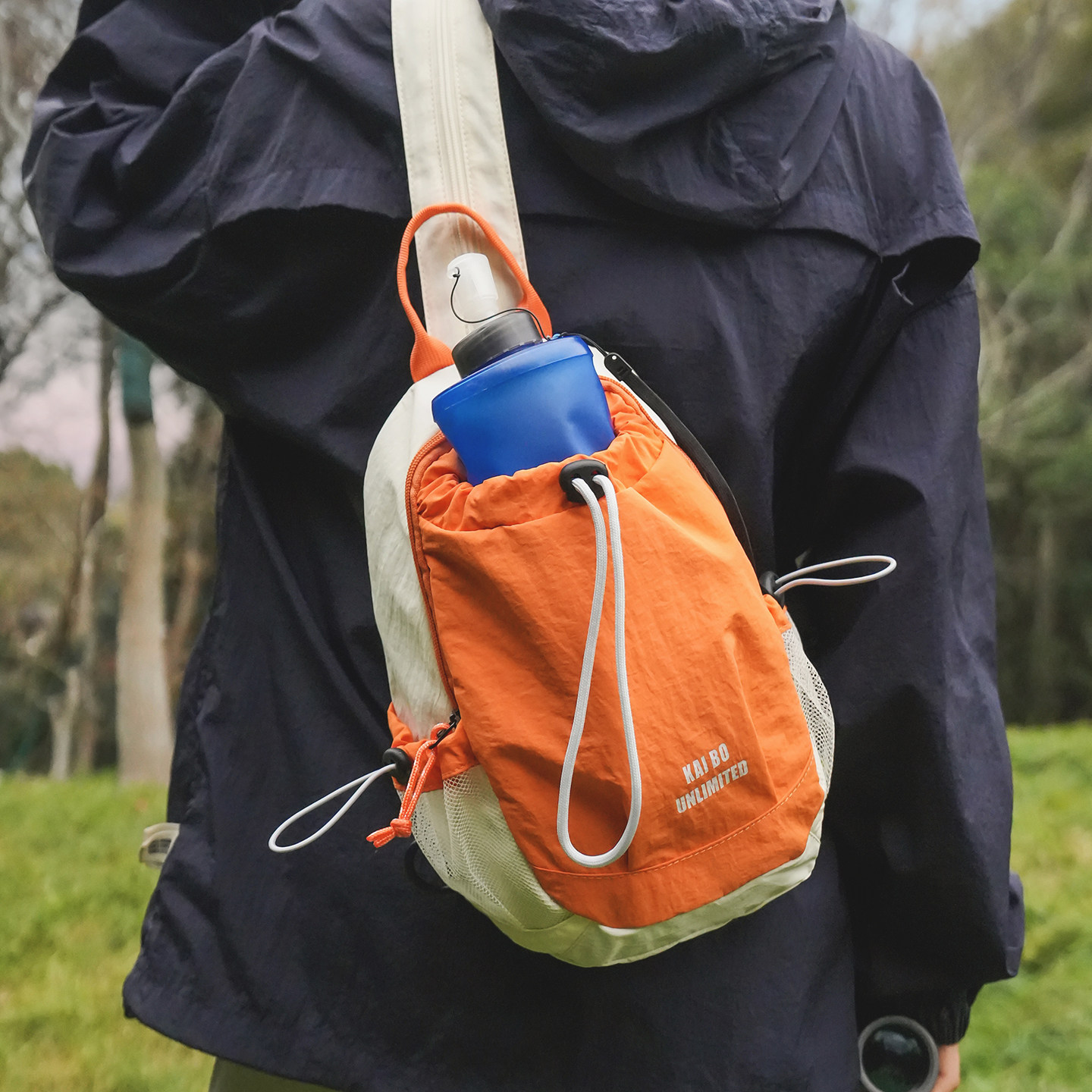 户外轻便胸包女2026新款休闲大容量水壶包徒步登山斜挎包百搭背包