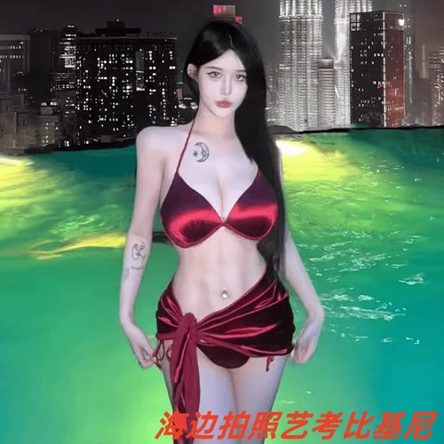 时尚性感比基尼三件套海边拍照