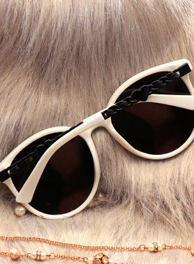 美帕尼白色圆框爱心偏光墨镜高级