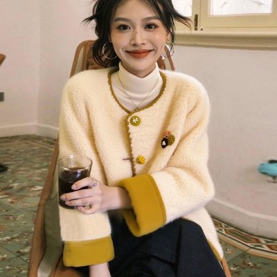 小香风米白色慵懒加厚羊羔毛独特漂亮巨好看的初冬外套2025新款女