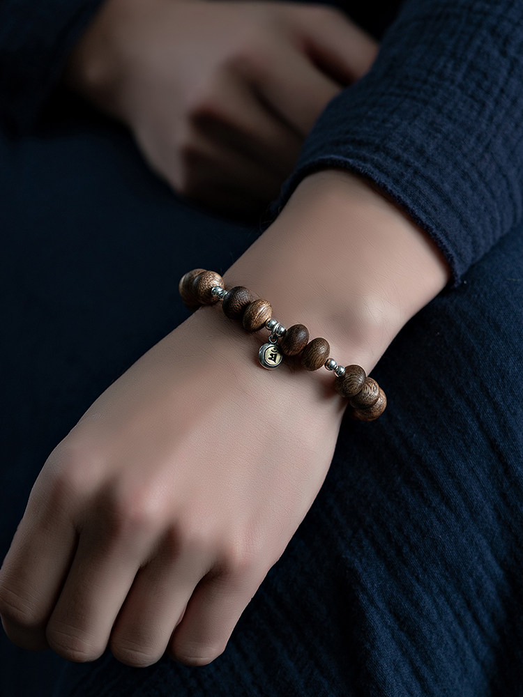 하이난 잉게 그린 키난 침향 팔찌 조디악 드래곤 가디언의 해 침향 팔찌 남성과 여성을 위한 보현 보살