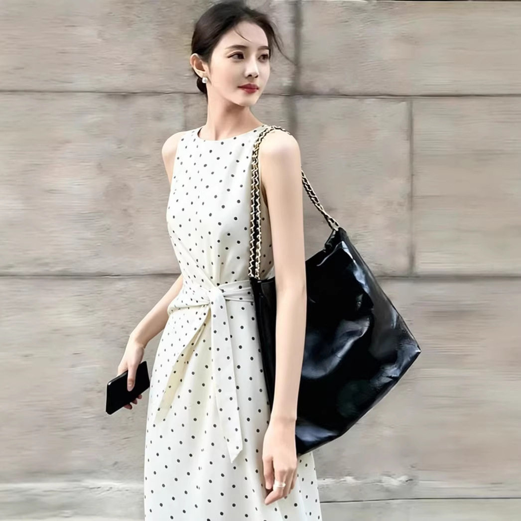 法式复古波点白色连衣裙子女夏季2026新款巨好看特别漂亮掐腰长裙