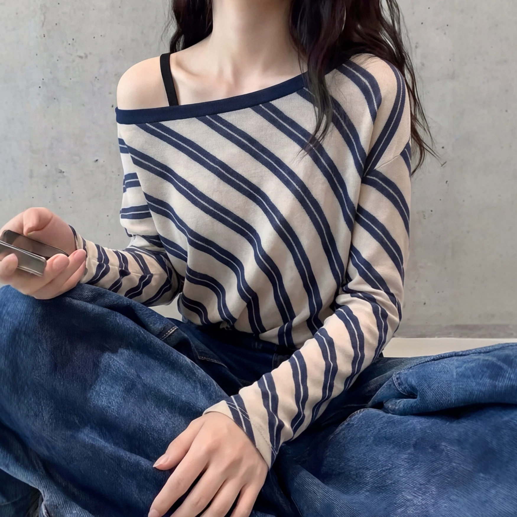 法式设计感条纹上衣女2026年夏季新款小众时尚简约风气质露肩长袖