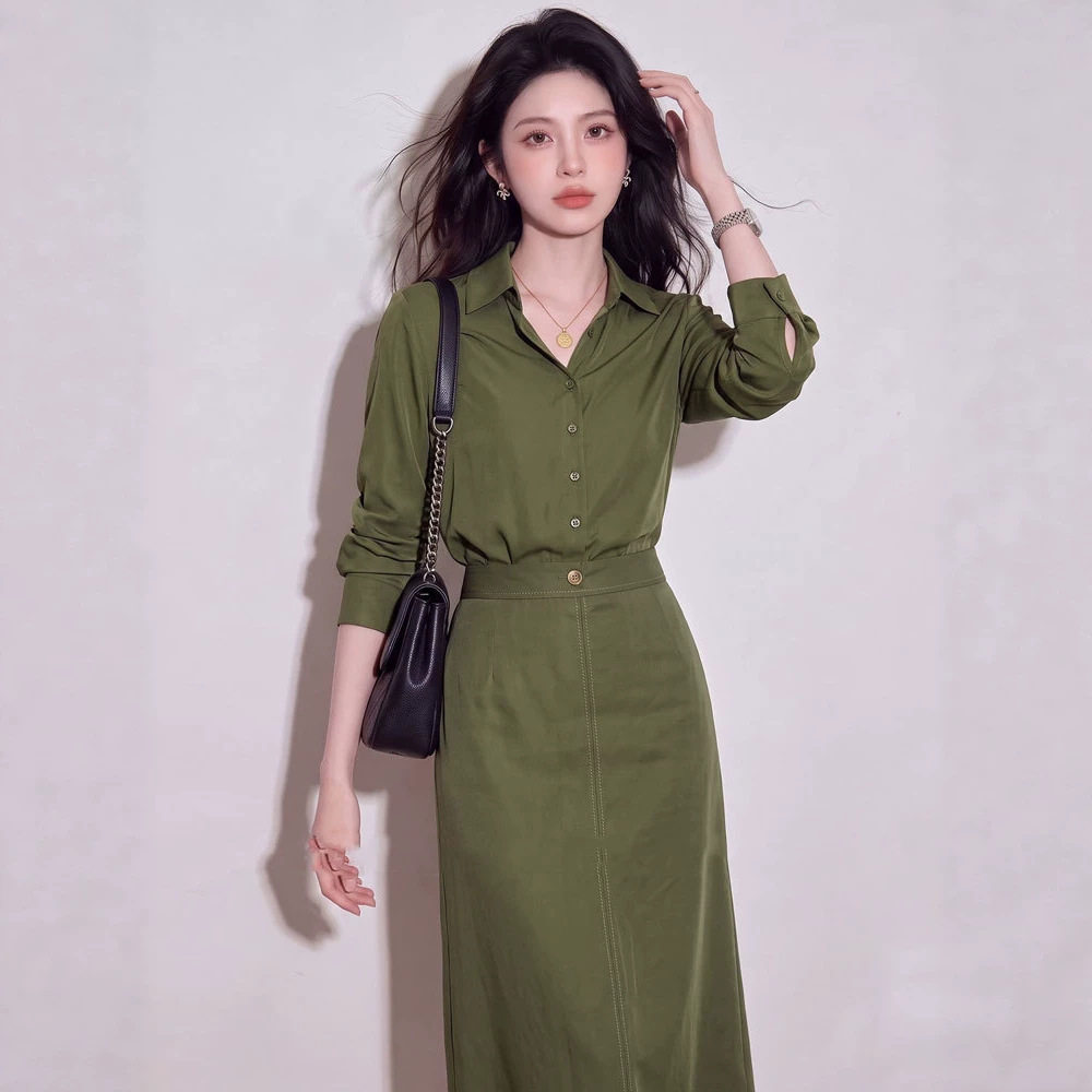 时尚休闲套装不撞款巨好看漂亮绿色上衣半身裙两件套秋季穿搭女