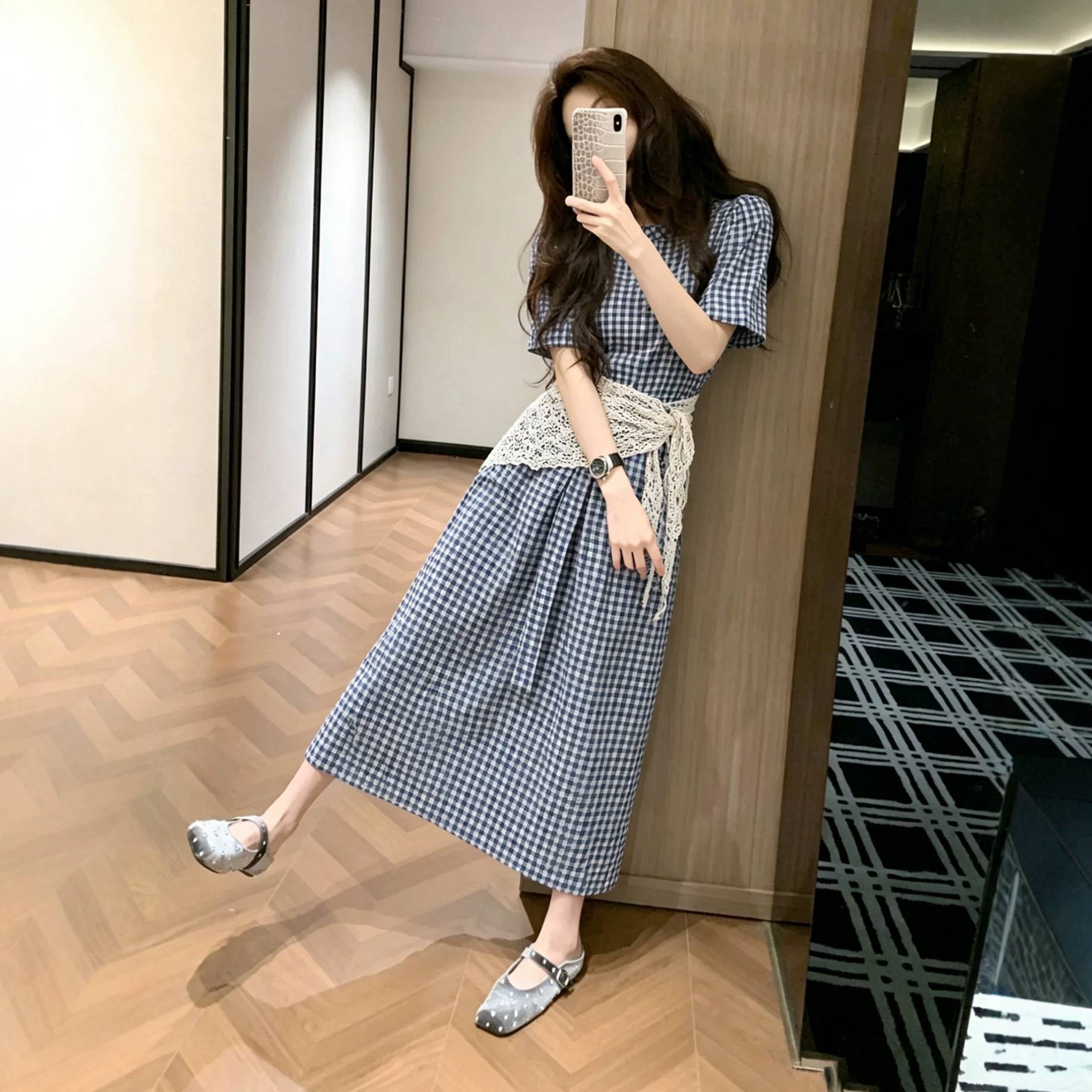 法式温柔风格子短袖连衣裙女2026夏季新款仙气飘飘宽松气质长裙子