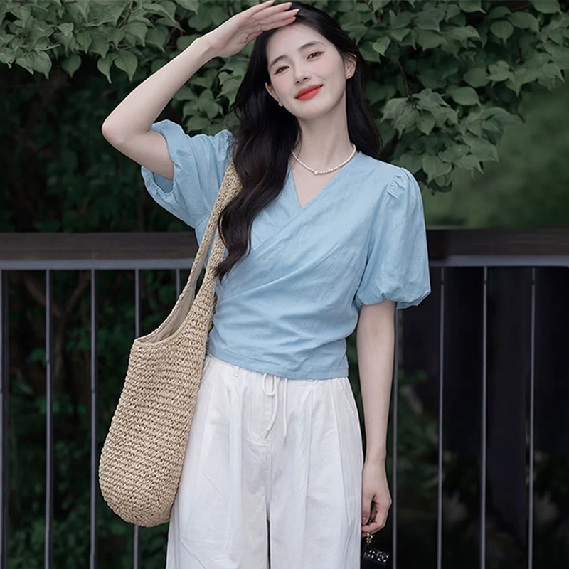 巨好看蓝色V领泡泡袖衬衫女夏季爆款ins风宽松多巴胺百搭显瘦衬衣
