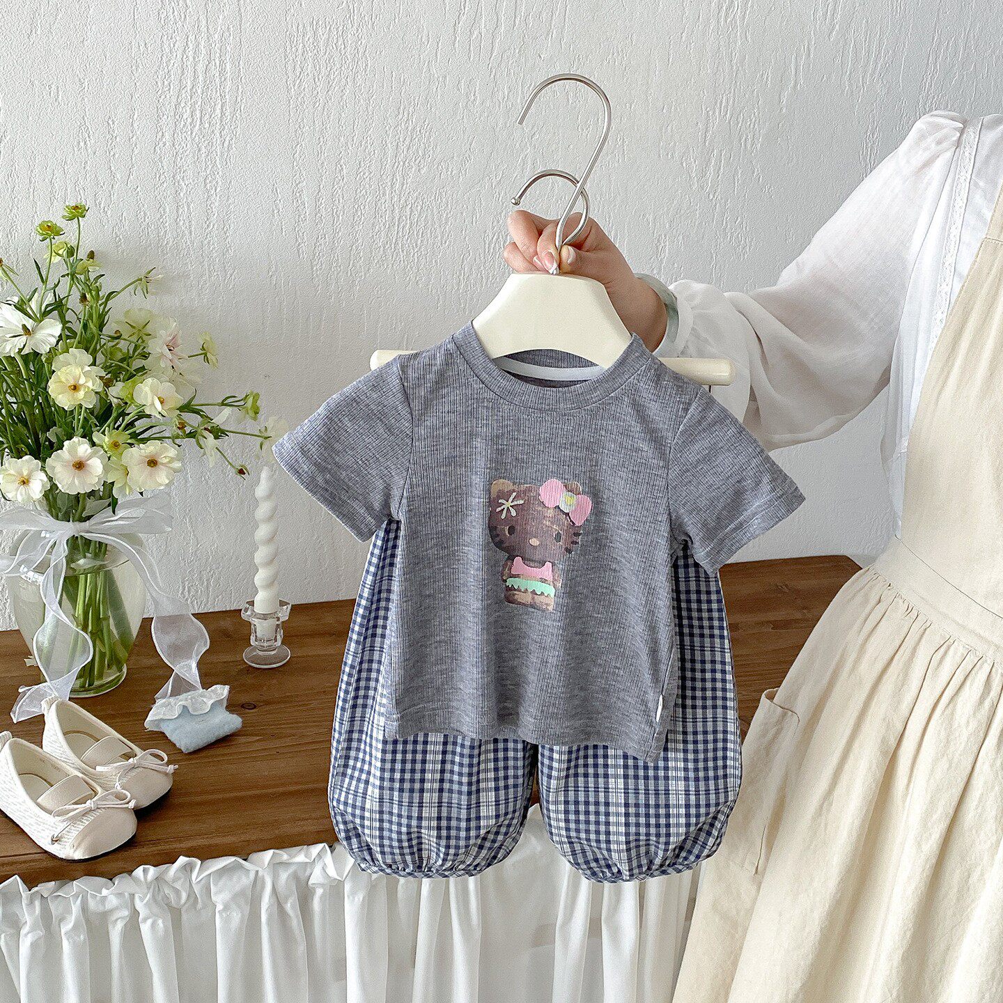 夏季薄款婴幼儿甜美可爱卡通猫咪短袖女宝宝格子防蚊裤女童两件套