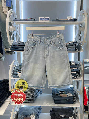 浅蓝宽松中腰牛仔短裤Lee夏季