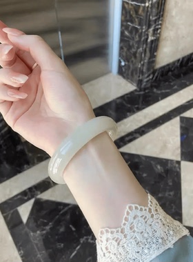新疆和田玉手镯女款少女年轻款青海晴水扁条青白玉镯冰种贵妃镯子