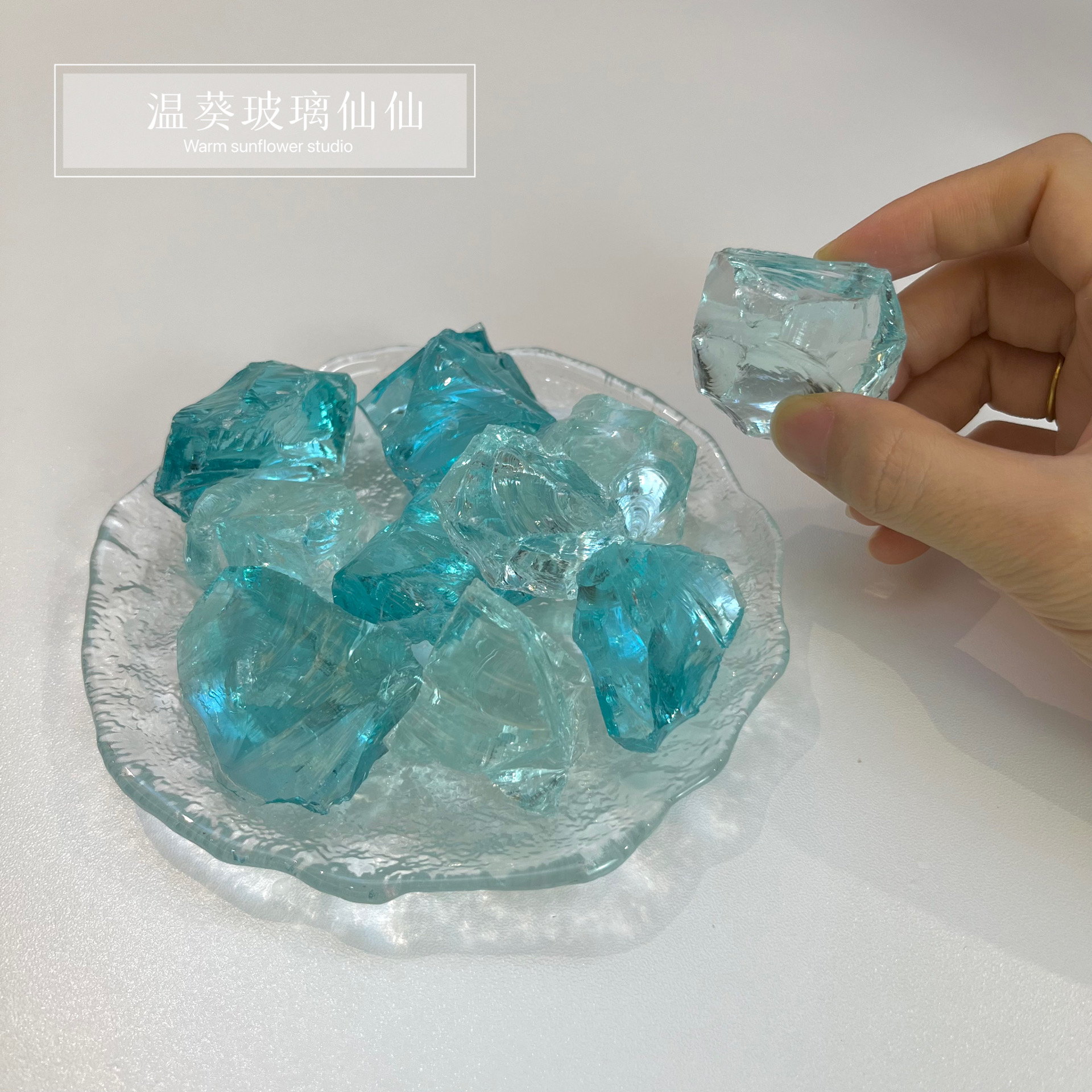 新品！浅蓝海蓝琉璃原石仿水晶石蓝色玻璃装饰布景鱼缸铺底观赏石